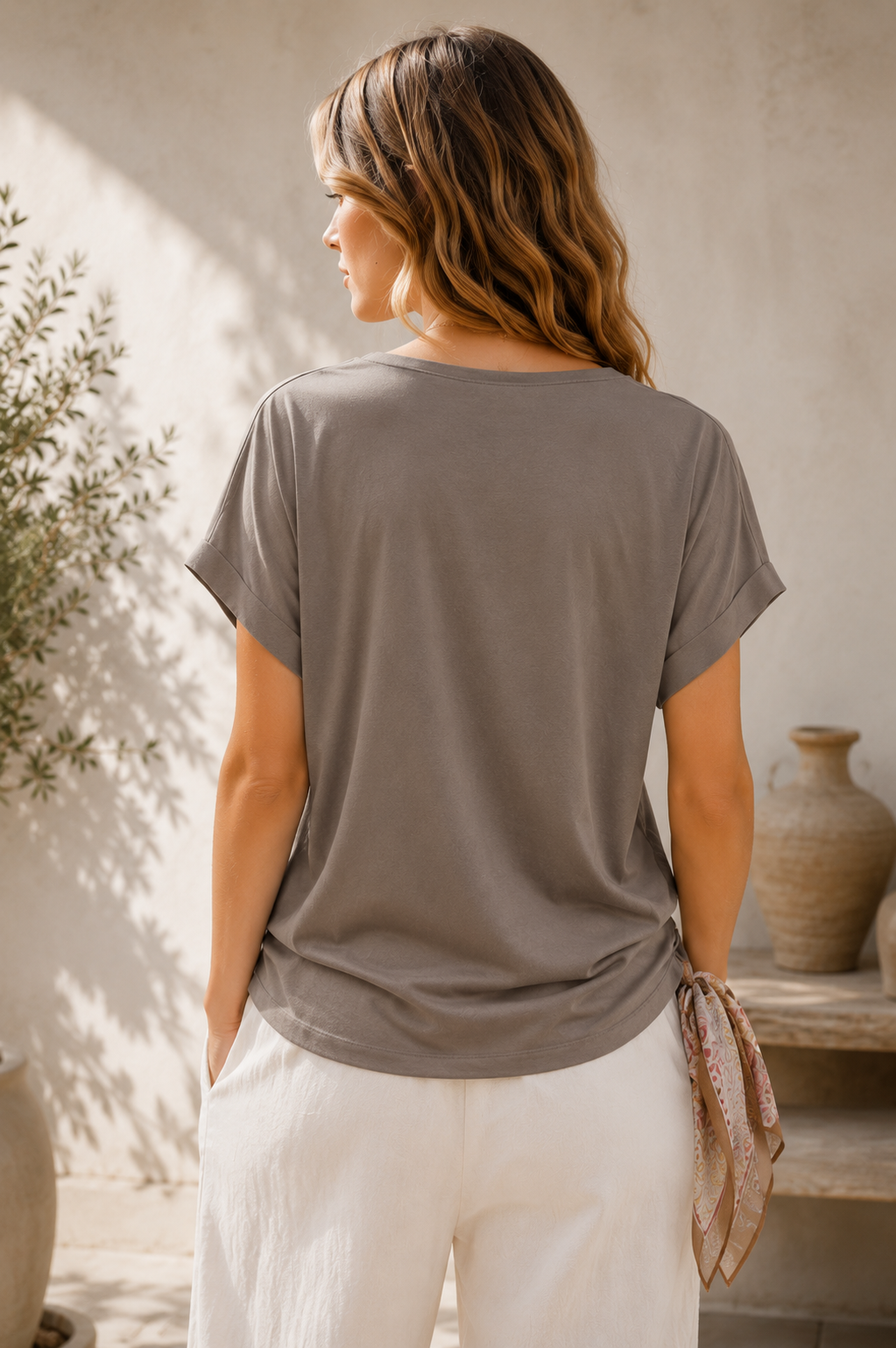 Maglia con Foulard Decorativo Tortora – Made in Italy