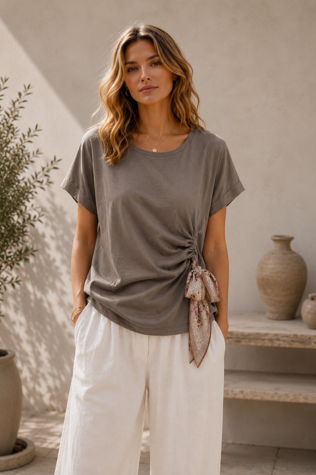 Maglia con Foulard Decorativo Tortora – Made in Italy